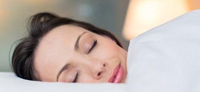  النوم لأكثر من 9 ساعات قد يكون دلالة للإصابة بالألزهايمر