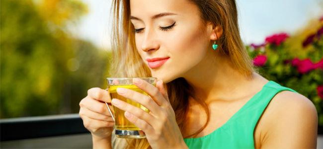 5 مشروبات صحية تخلصك من حب الشباب 