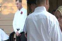 بالفيديو: عريس مبتور الساق يفاجئ عروسه في يوم الزفاف