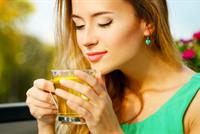 5 مشروبات صحية تخلصك من حب الشباب 