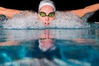 فوائد صحية مذهلة لممارسة تمارين السباحة
