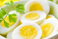 الإفراط في تناول البيض يرفع مستوى الكوليسترول في الدم