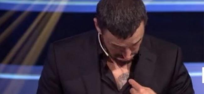 ما هو سرّ الوشم الذي يخفيه كاظم الساهر على صدره؟! 