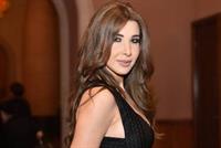 نانسي عجرم تخطف الأنظار بأناقتها وأنوثتها في دبي.. بالصور