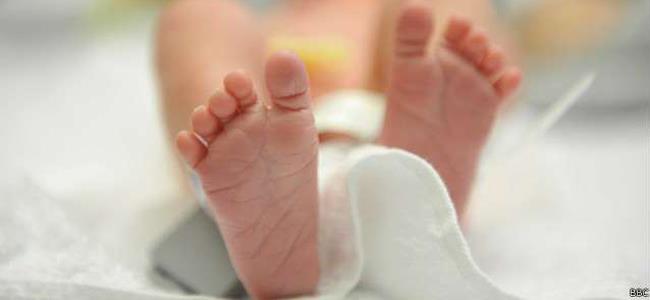 أول امرأة في العالم تضع مولودا بعد زرع أنسجة من مبيضها