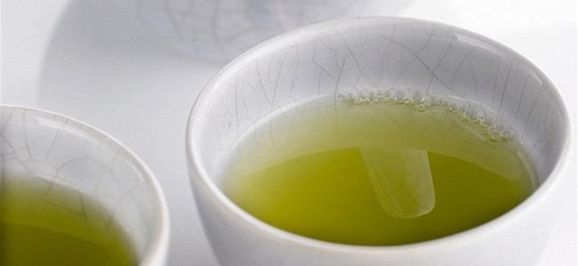 ماذا حصل حين شربت ثلاثة أكواب من الشاي الأخضر يومياً؟