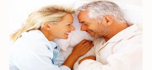 طرق جديدة للعلاقة الزوجية بعد سن الـ40