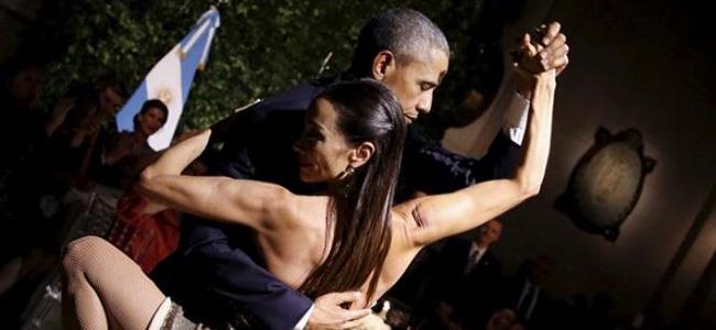 بالفيديو: أوباما يرقص التانغو ببراعة