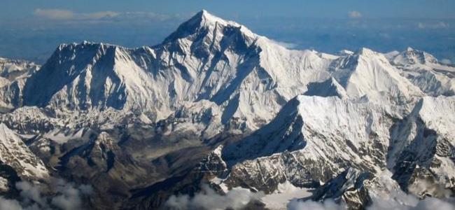 هل تقلّص ارتفاع أعلى جبل في العالم؟