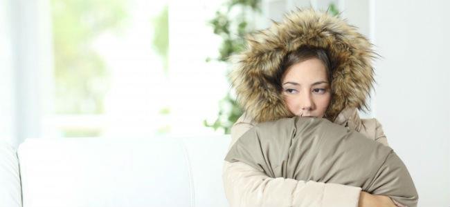 لهذه الأسباب تشعر النساء بالبرد أكثر من الرجال! 
