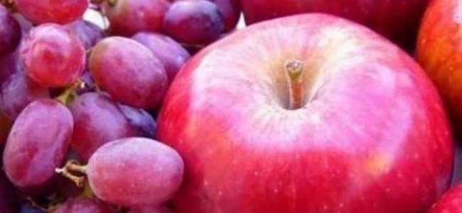 مزيج من العنب والكركم والتفاح يعالج مرضا خبيثا